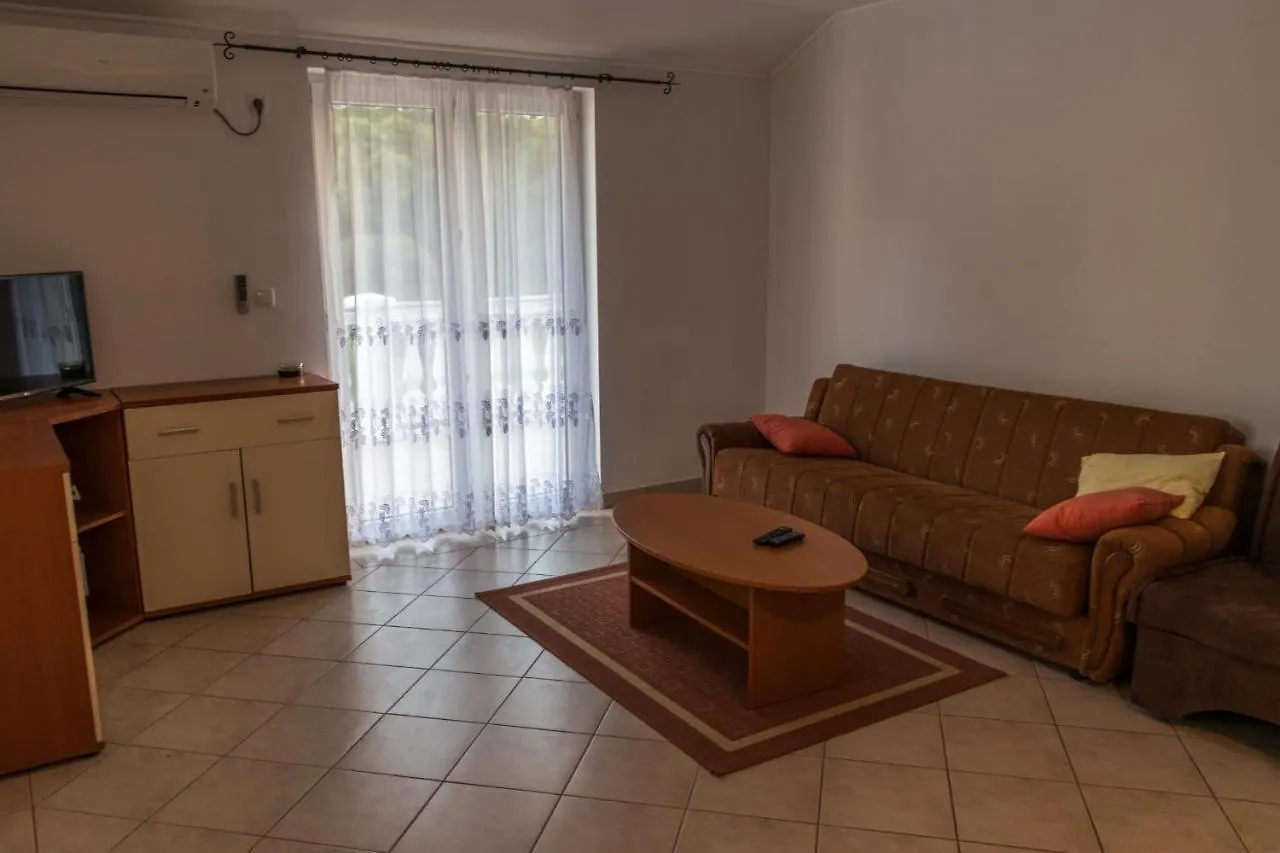Apartments Zeljka B Mundanije